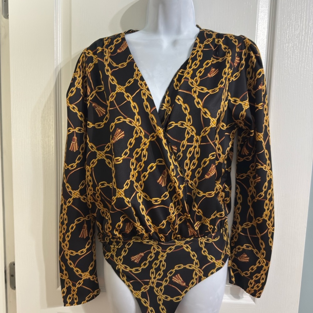 Zara Black and Gold Chain Print Accessory